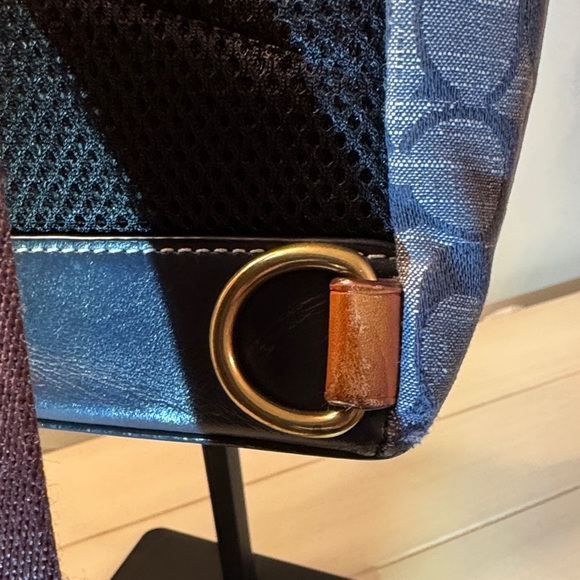 Coach Heritage Pack - Chambray Denim and Navy Leather - Picture 7 of 15